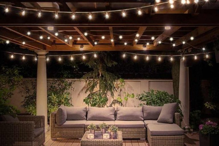 Hire festoon lights for your commercial party