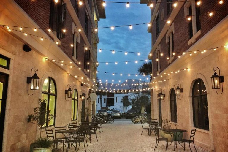 Hire festoon lights for your commercial party